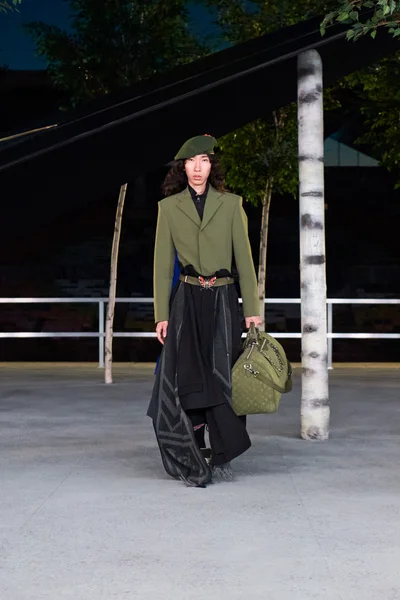 Look 96